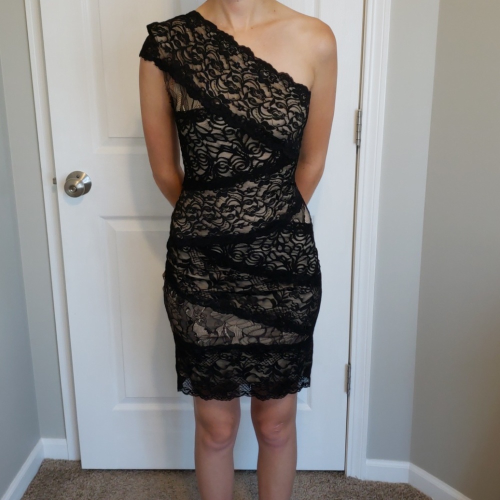 Bebe short lace dress